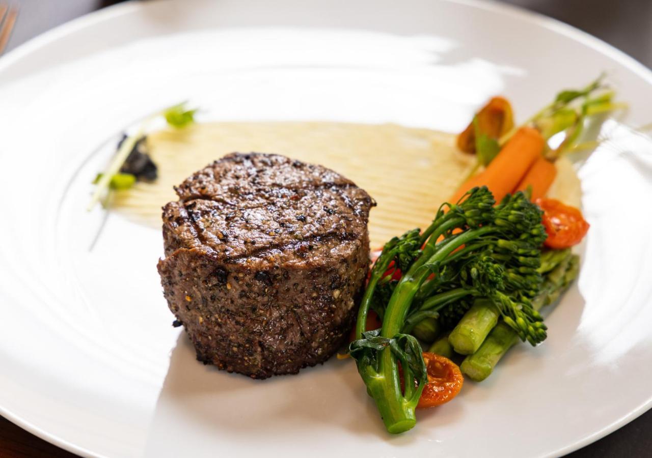 Duxton Hotel Перт Екстер'єр фото A steak prepared using the dry-aging technique