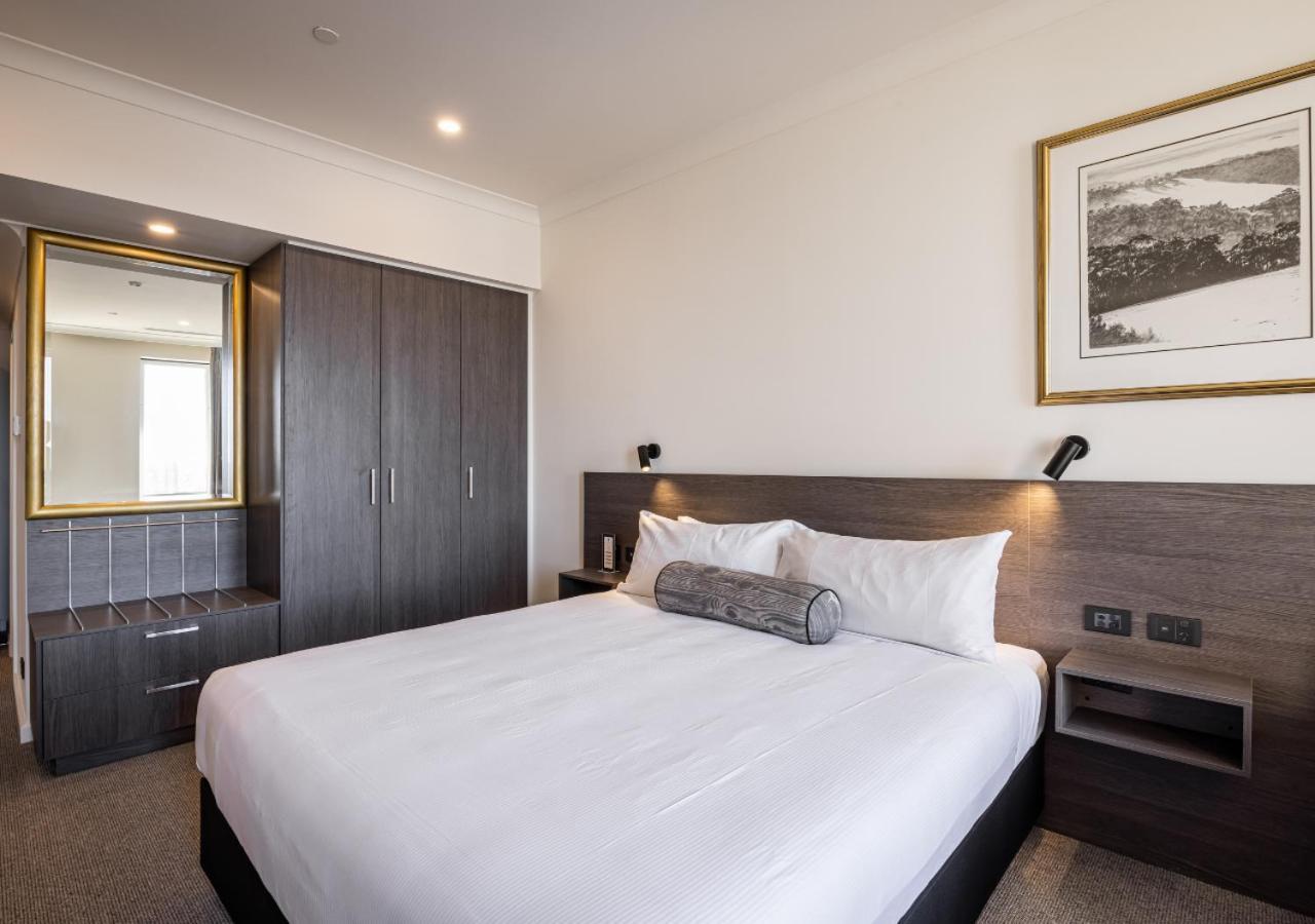 Duxton Hotel Перт Екстер'єр фото A bedroom at the hotel