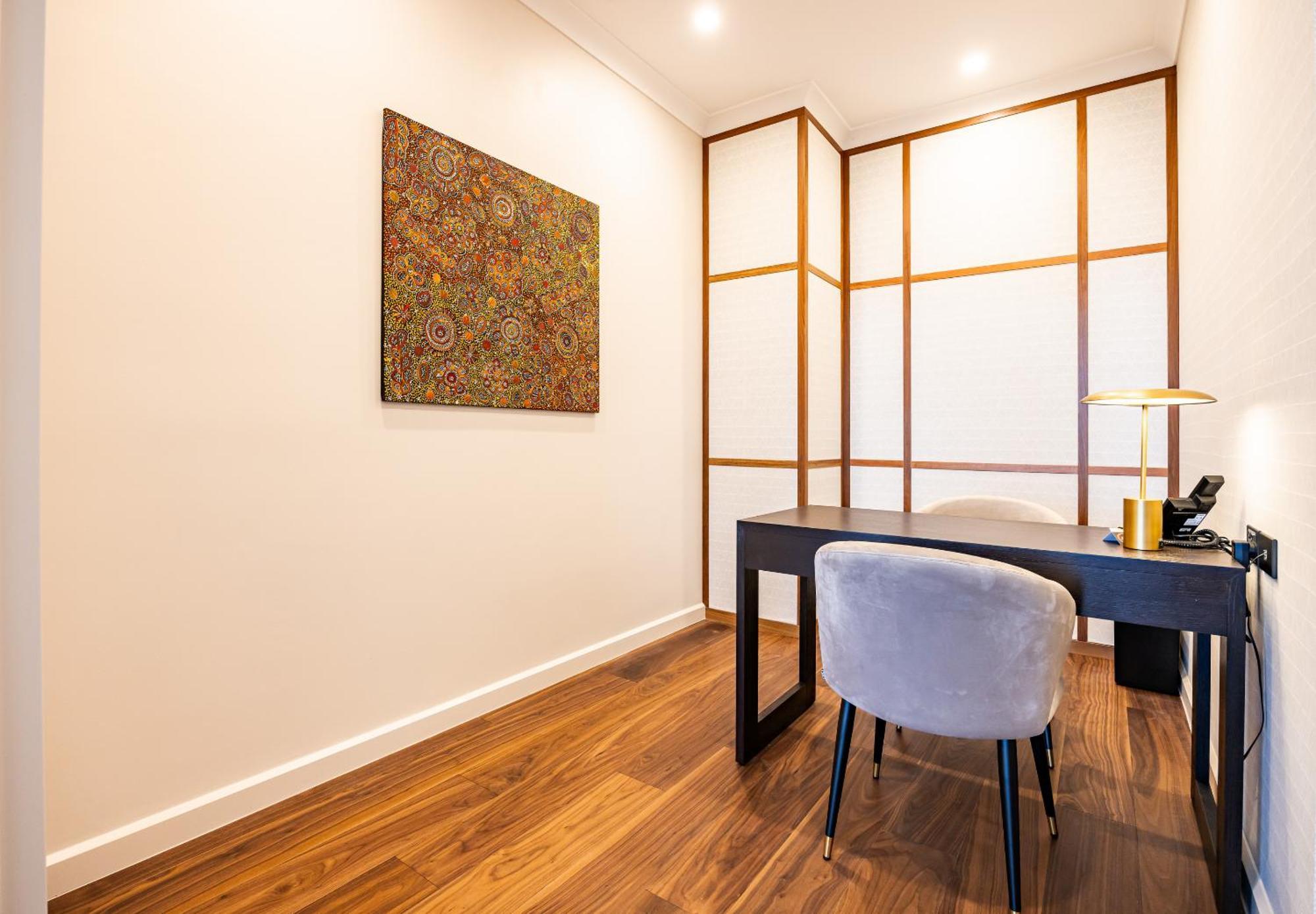 Duxton Hotel Перт Екстер'єр фото A room at the gallery