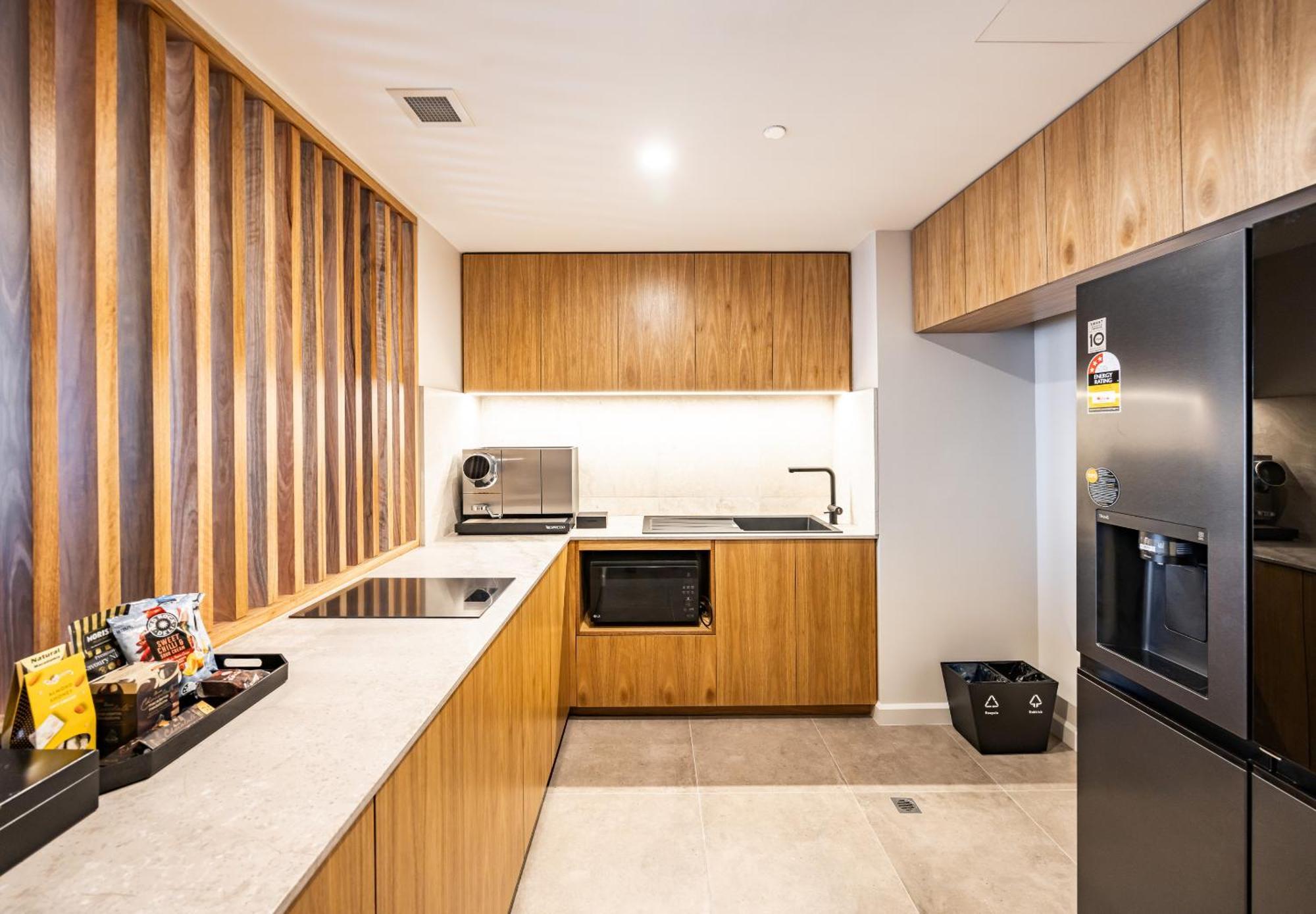 Duxton Hotel Перт Екстер'єр фото A kitchen in a student apartment at the University of Melbourne
